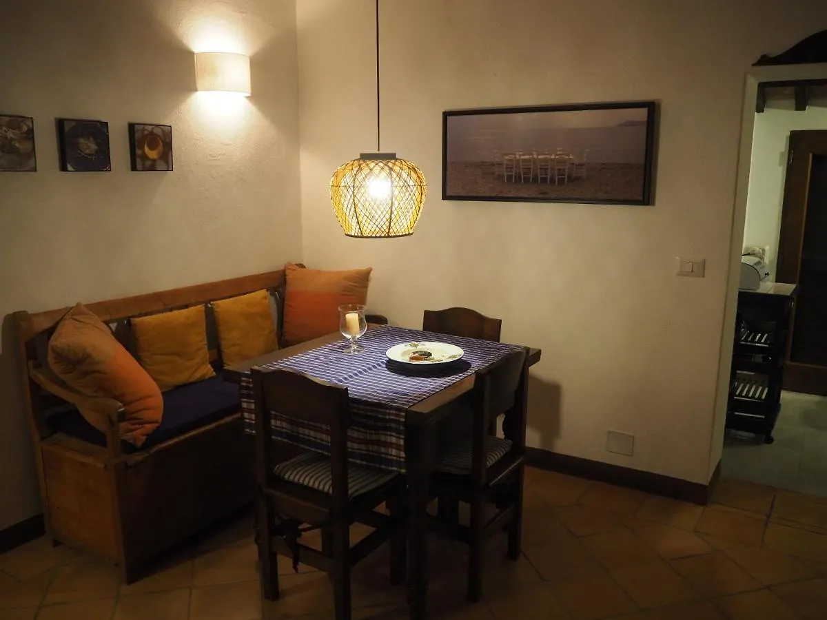 Le Querciolaie Monte Cavallo - Upper Apartment Saturnia Italy